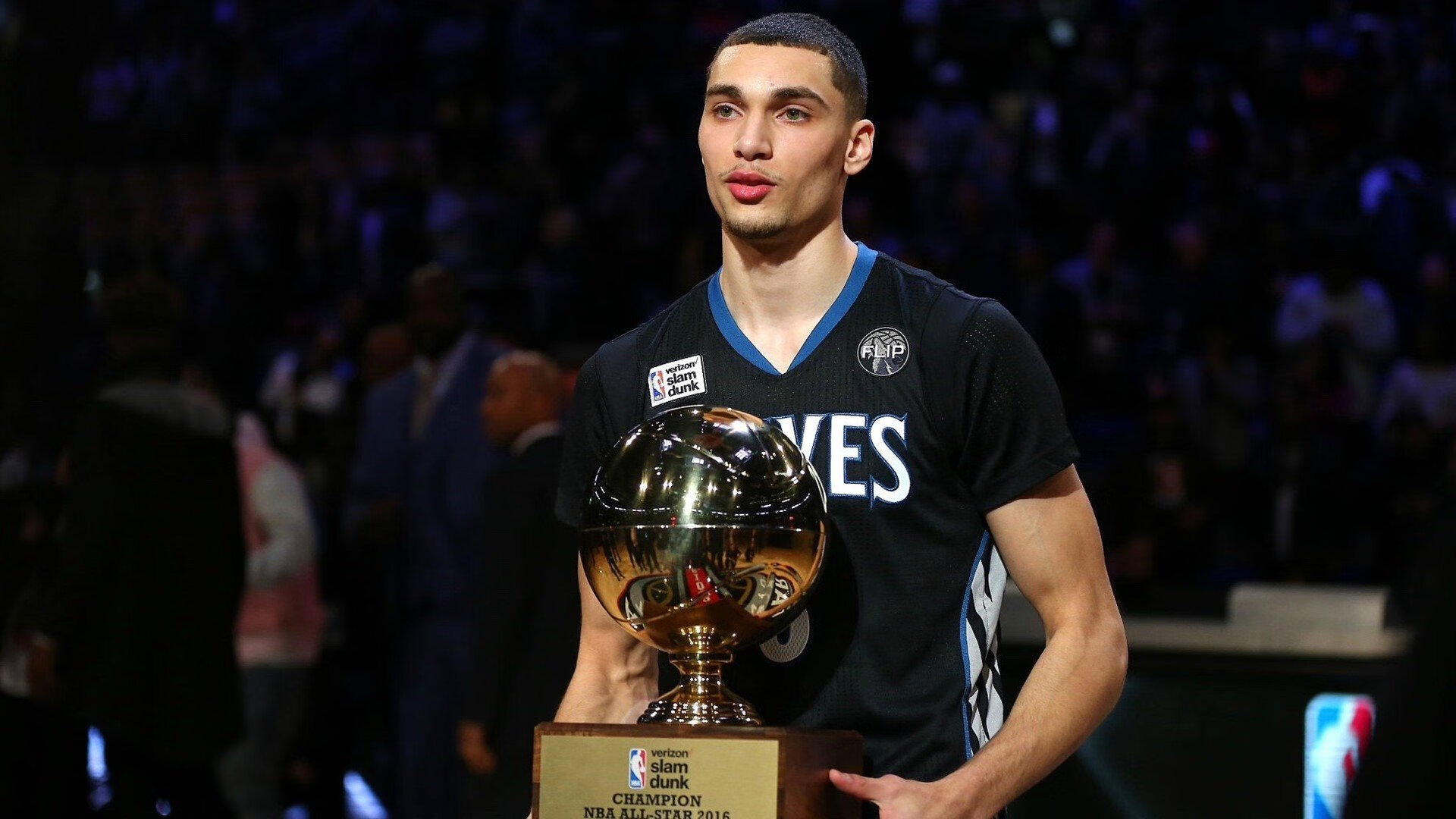 加拿大队在国际乒联混合团体世界杯中的团体协作与个人突破，加拿大乒乓球队员名单